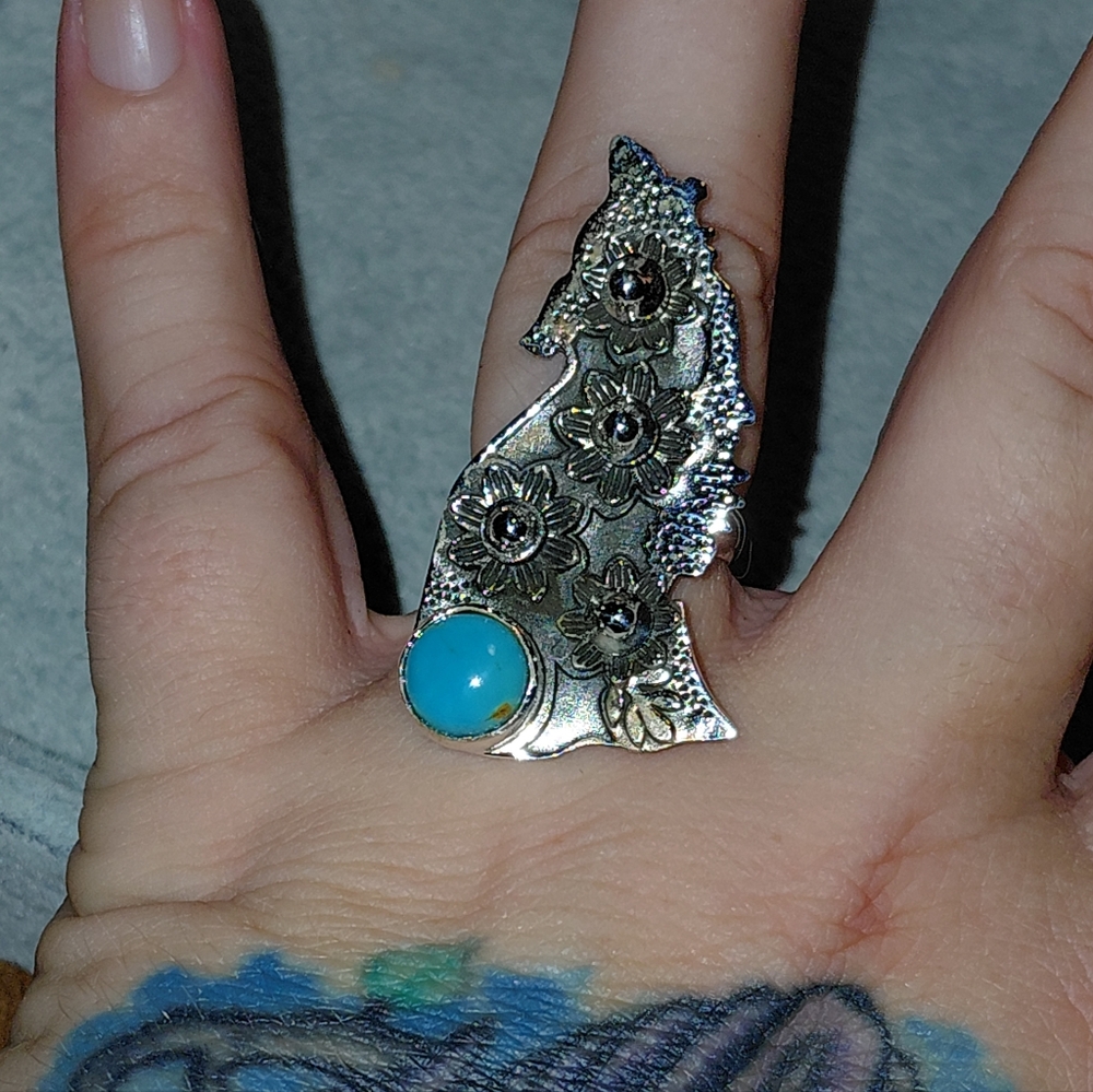 Silver and Turquoise Wolf Floral Statement Ring - Picture 9 of 14